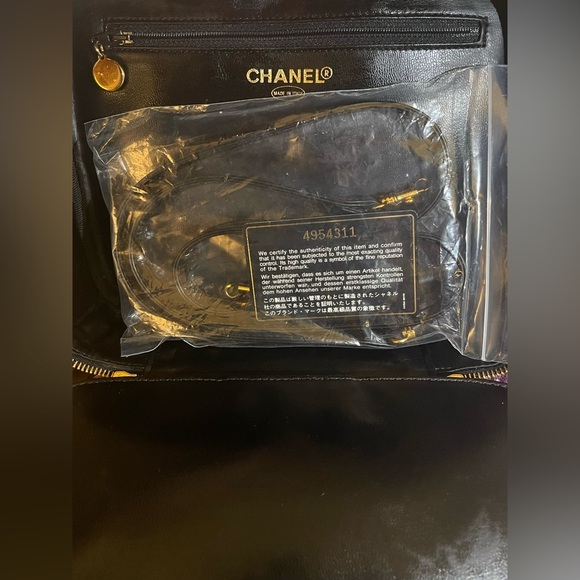 Chanel ⭐️Vintage Patent Leather Vanity Case Crossbody Shoulder Bag⭐️W/card & COA - Picture 11 of 16